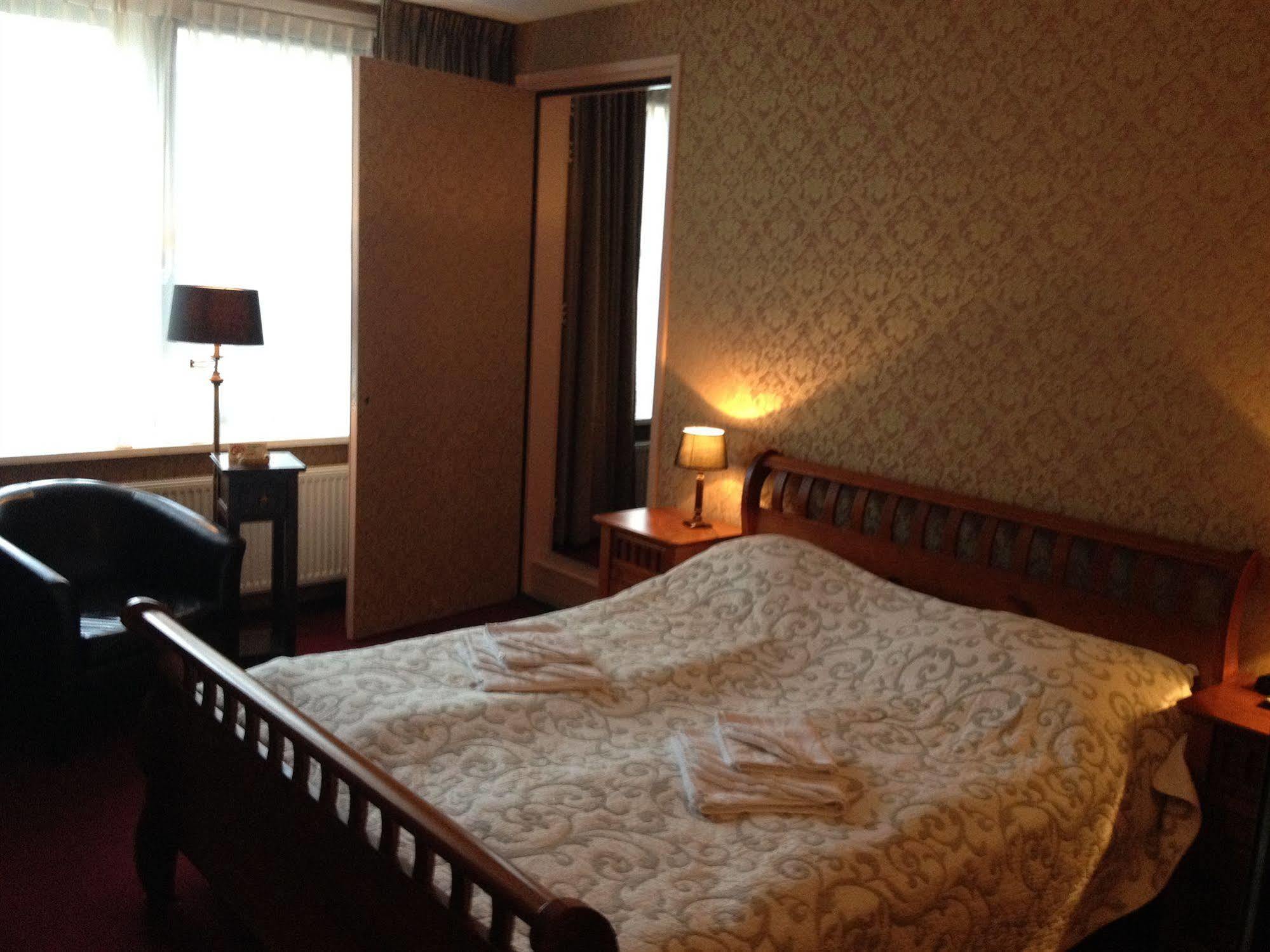 Amsterdam Village Hotel Kültér fotó